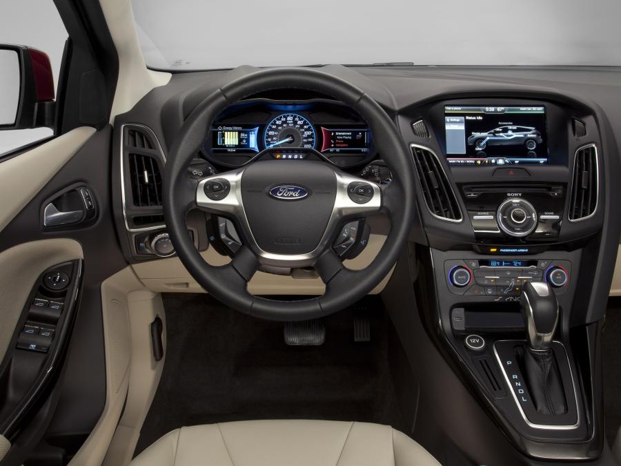  Ford Focus Electric 2015 года  (фото 10 из 11)
